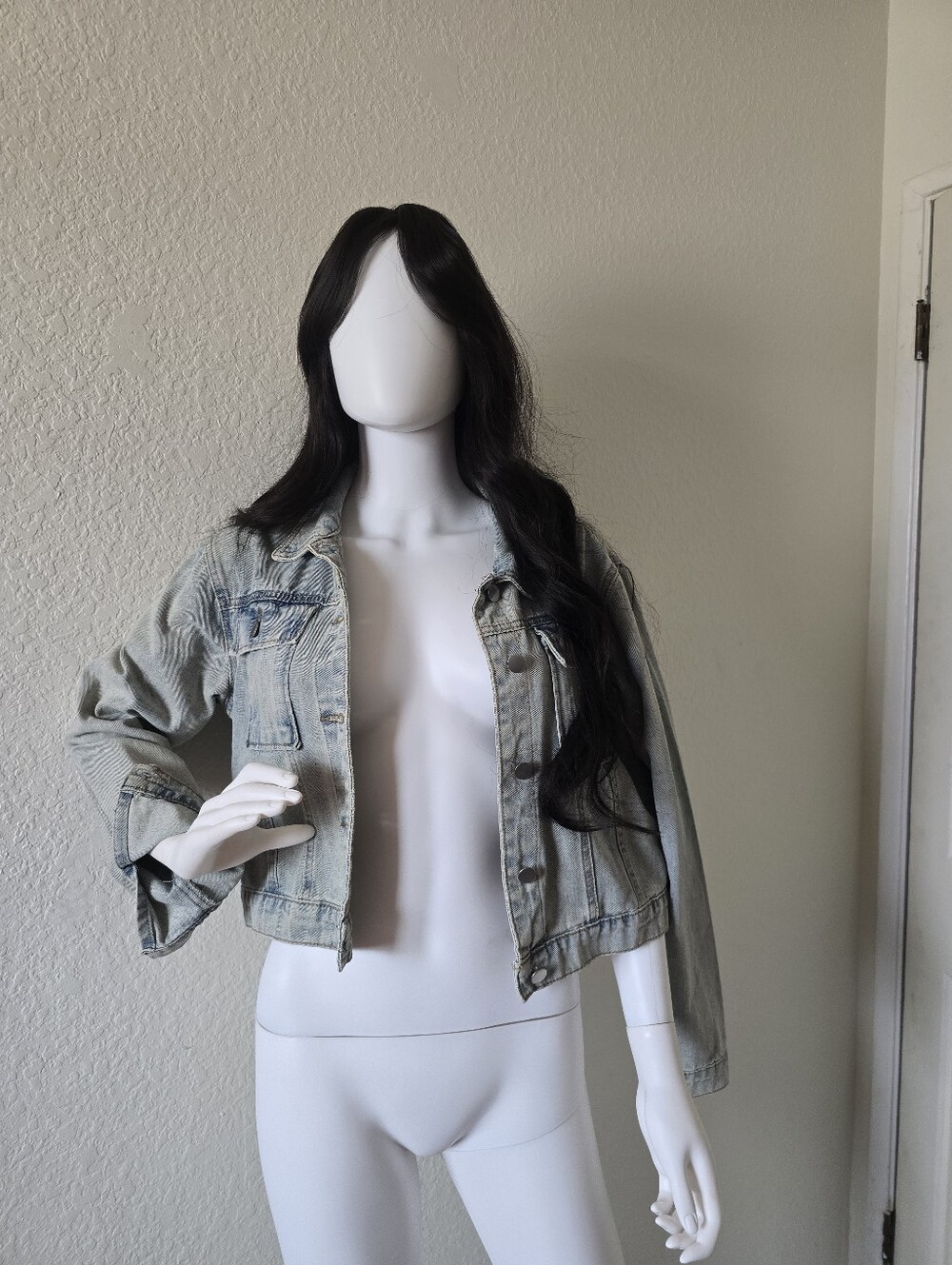 Light Wash Blue Women’s Denim Jacket